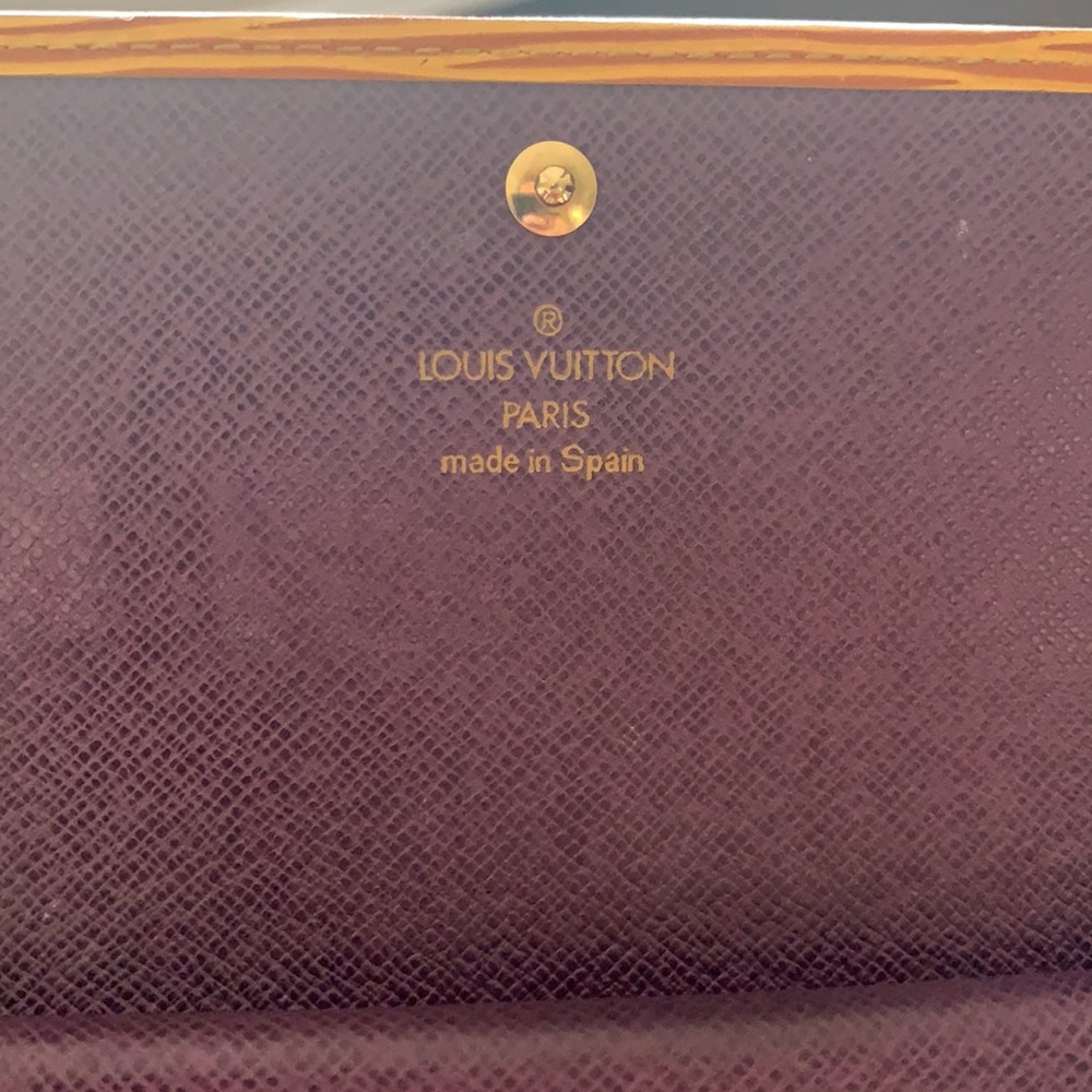 Louis Vuitton Wallet - Picture 3 of 5